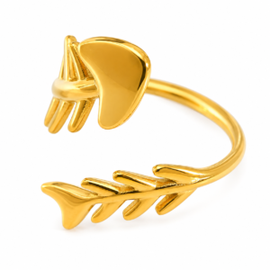 Maris Sculpted Gold Fishbone Adjustable Ring